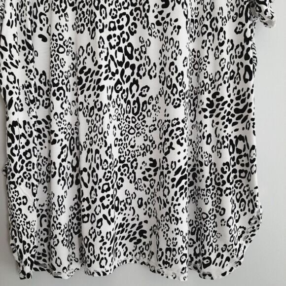 PENNINGTONS | Activezone Hi-Low Hem Crew Neck Tunic Top Leopard Pattern B&W 3X - Picture 9 of 11
